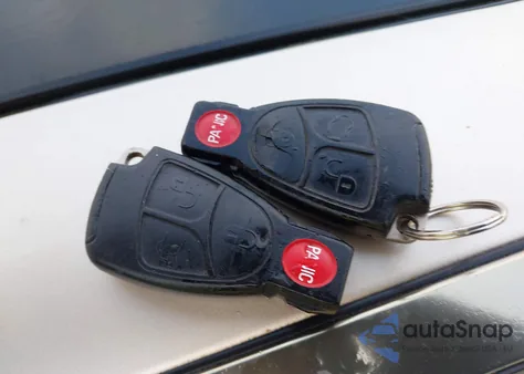 2005 Mercedes-Benz C 240 Luxury z USA, uszkodzony, nr VIN WDBRF61J95F605721